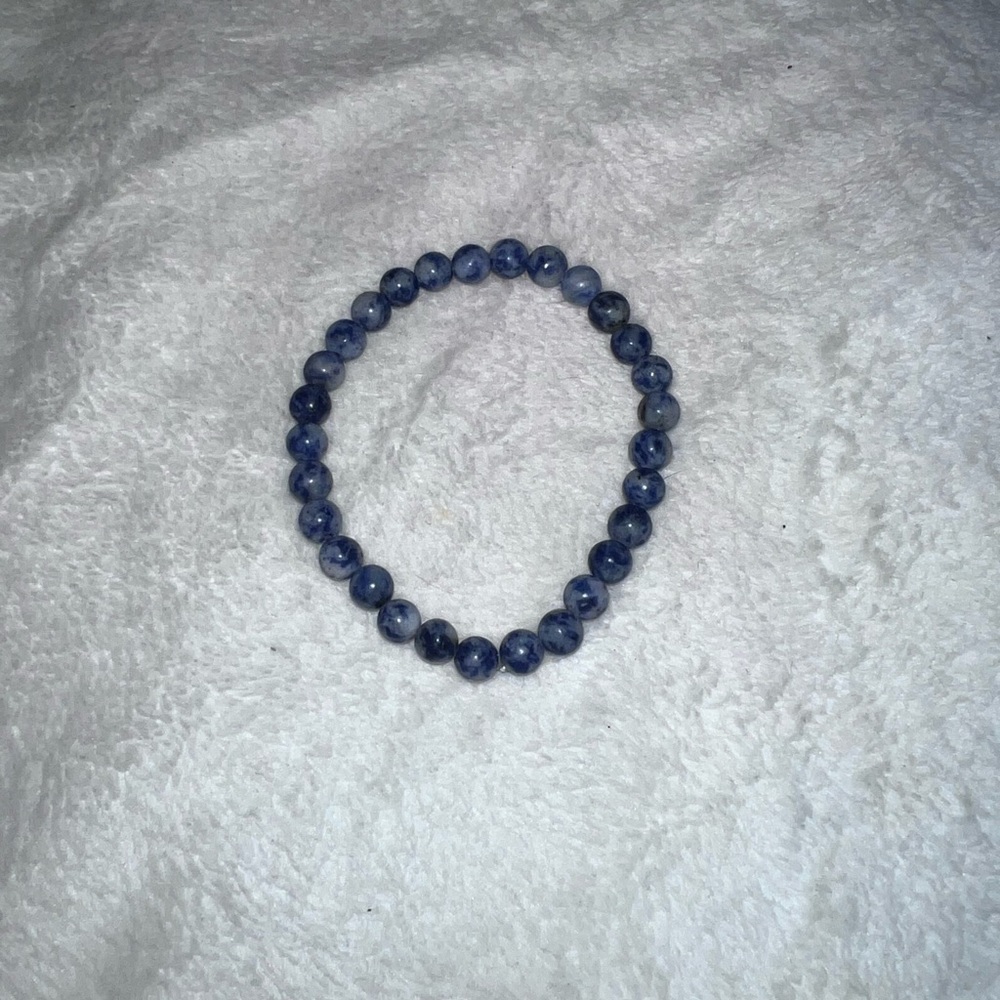 Lot of Two Handmade Sodalite & Blue Dot Jasper Beaded Bracelets, Size 7” - Picture 5 of 7